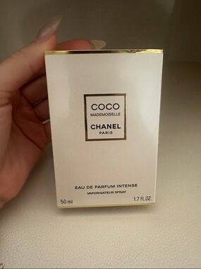 CHANEL Coco Mademoiselle Eau de Parfum Intense - White & Gold Trim